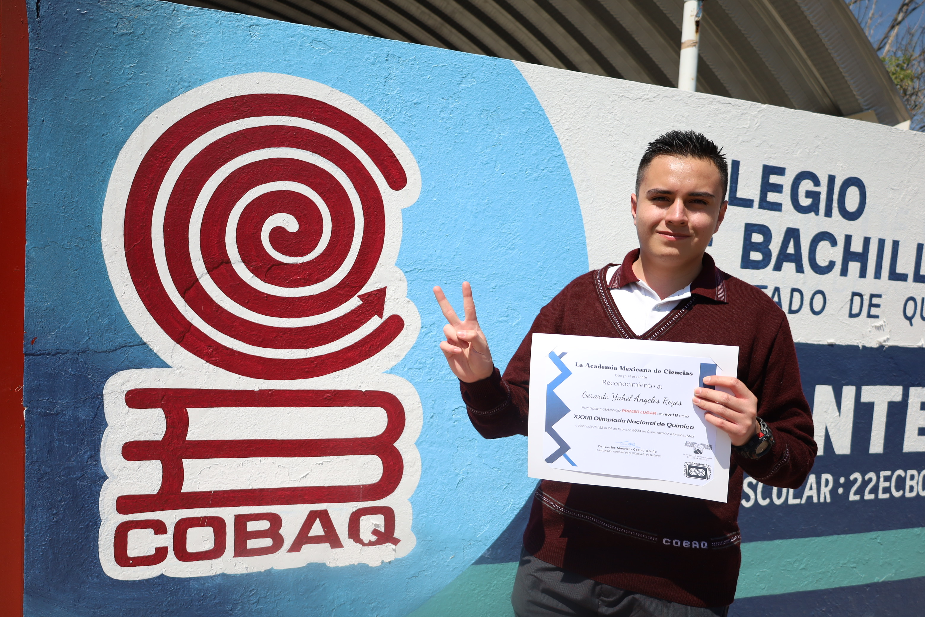 Estudiante-de-COBAQ-obtiene-medalla-de-oro-en-la-XXXIII-Olimpiada-Nacional-de-Quimica-2 Estudiante de COBAQ obtiene medalla de oro en la XXXIII Olimpiada Nacional de Química