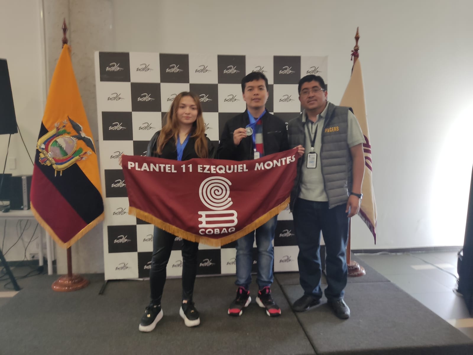 Estudiantes-de-COBAQ-obtienen-medalla-de-plata-en-Ecuador-2 Estudiantes de COBAQ obtienen medalla de plata en Ecuador