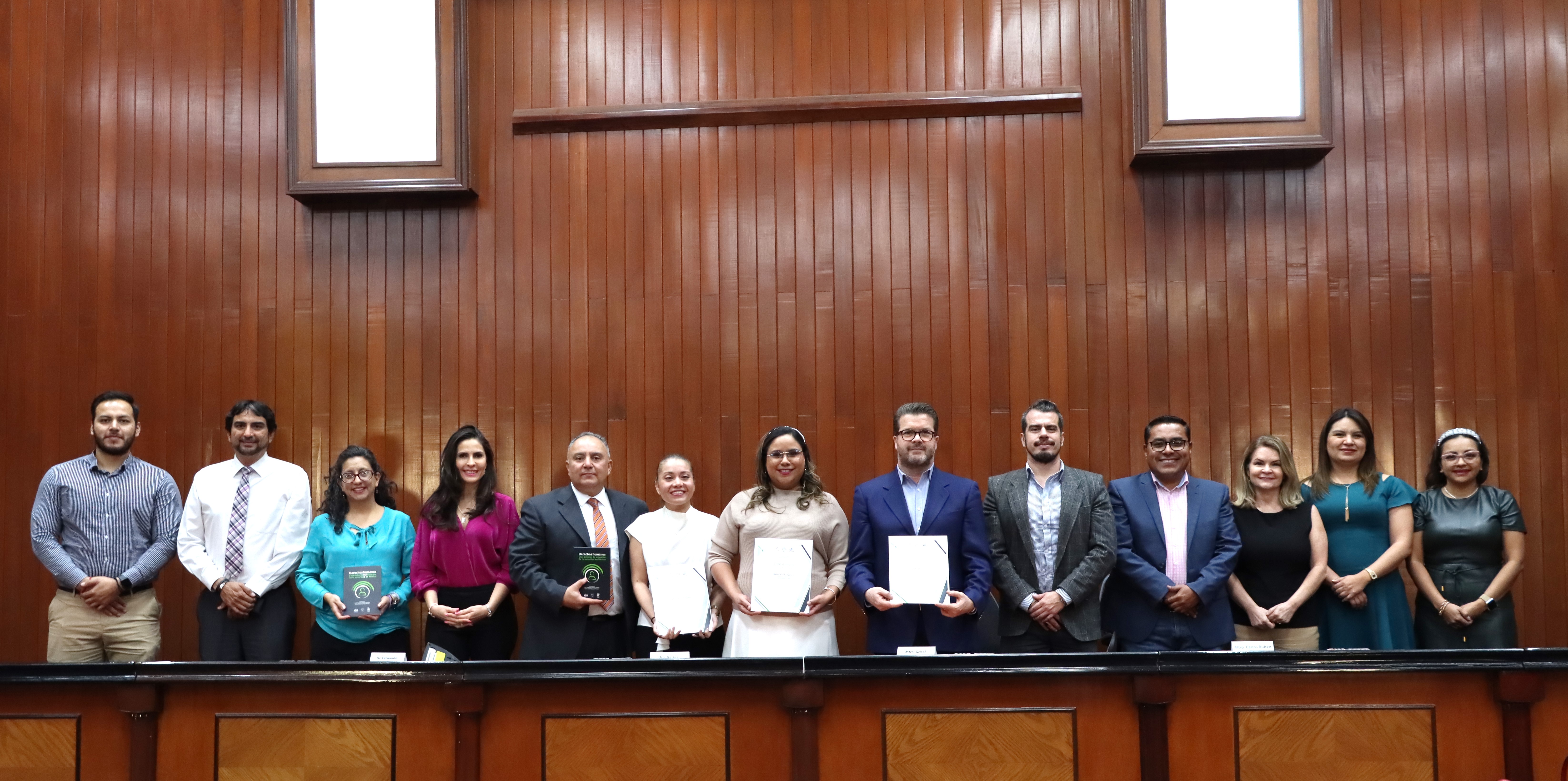 Presentan-obra-sobre-derechos-humanos-y-deberes-de-autoridades-en-Mexico-4 Presentan obra sobre derechos humanos y deberes de autoridades en México
