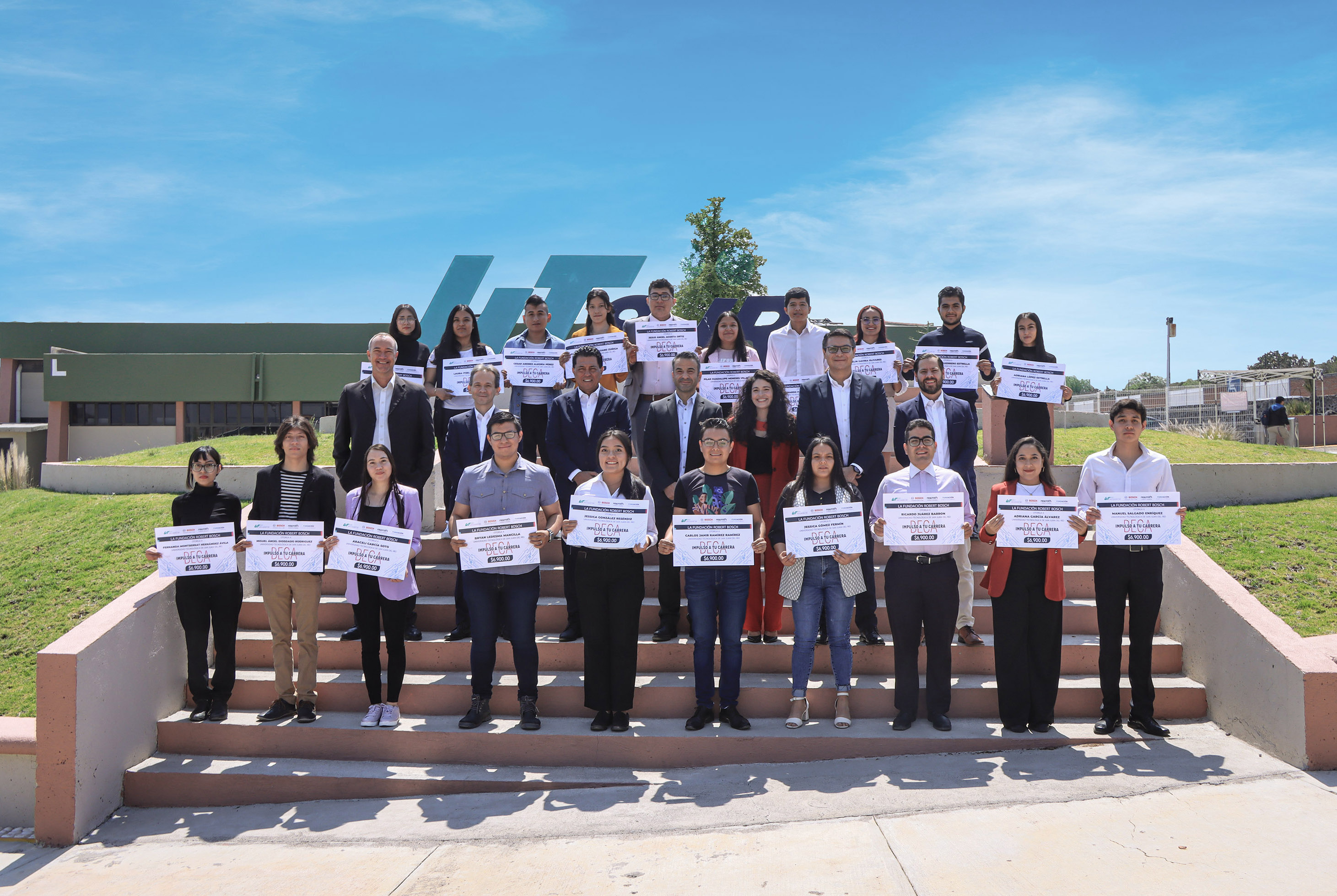 Se-suma-Bosch-a-impulsar-el-talento-de-estudiantes-de-San-Juan-del-Rio Se suma Bosch a impulsar el talento de estudiantes de San Juan del Río