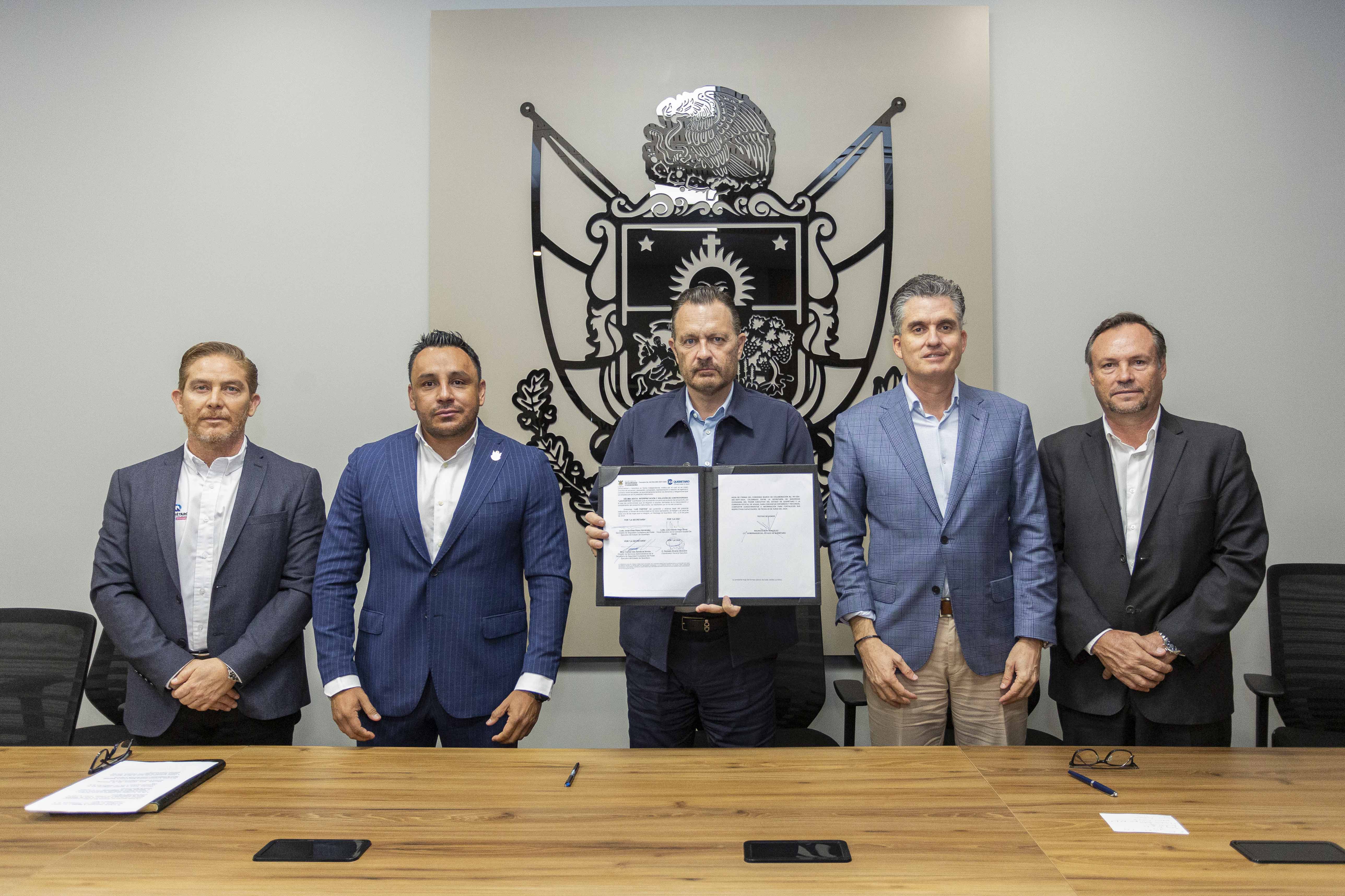 Atestigua-Gobernador-firma-de-convenio-2 Atestigua Gobernador firma de convenio para fortalecer la seguridad y garantizar el acceso al agua en el Estado