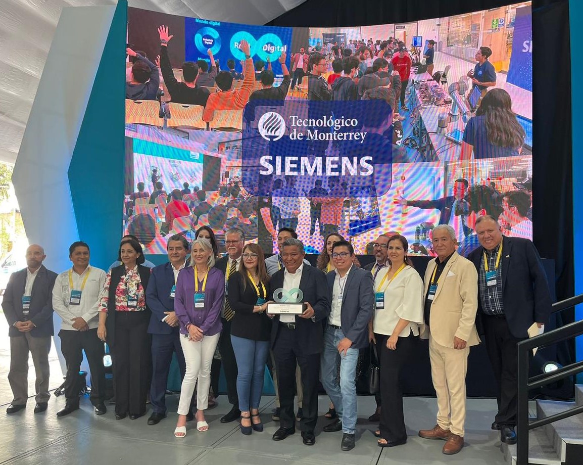 Reconoce-Siemens-a-la-UTEQ-por-Liderazgo-en-Innovacion-Digital Reconoce Siemens a la UTEQ por Liderazgo en Innovación Digital