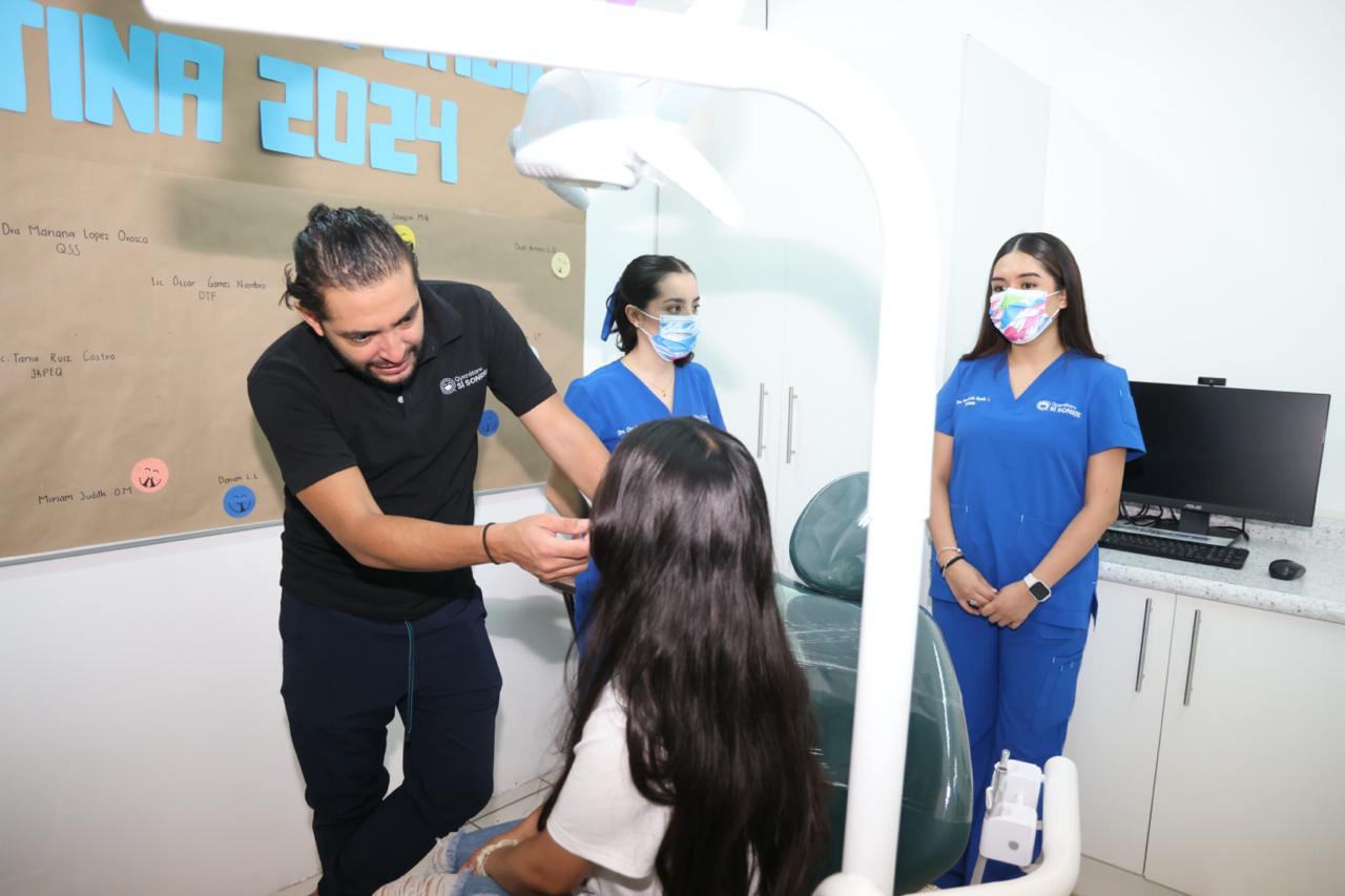 Visita-Car-Herrera-a-pacientes-de-Fundacion-Queretaro-Si-Sonrie Visita Car Herrera a pacientes de Fundación Querétaro Sí Sonríe