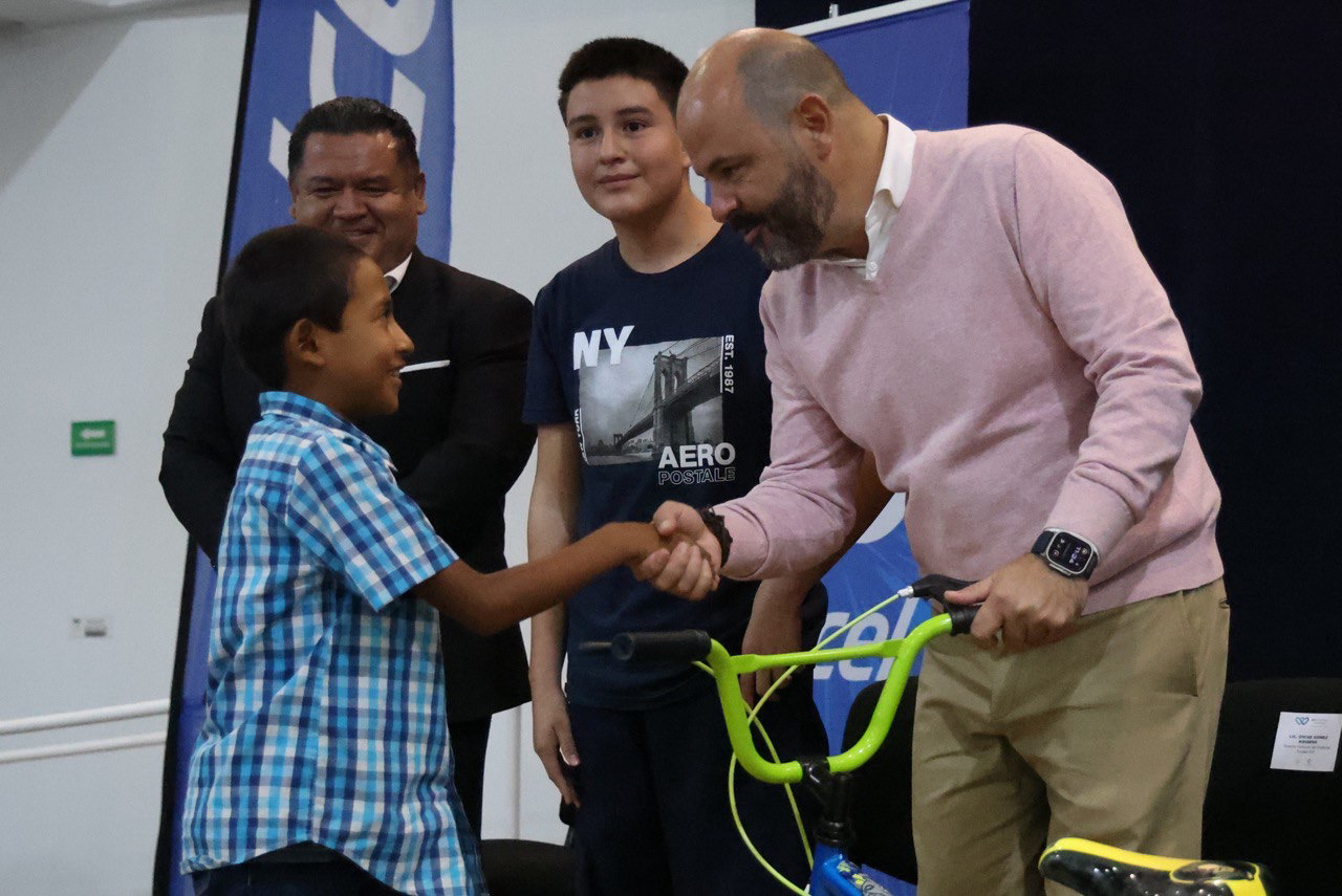 Recibe-SEDIF-apoyos-del-programa-Corriendo-por-la-Educacion-2024-2 Recibe SEDIF apoyos del programa Corriendo por la Educación 2024
