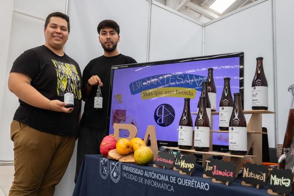 Innovadores-proyectos-de-la-UAQ-obtienen-financiamiento-en-el-Detona-Fest Innovadores proyectos de la UAQ obtienen financiamiento en el “Detona Fest”