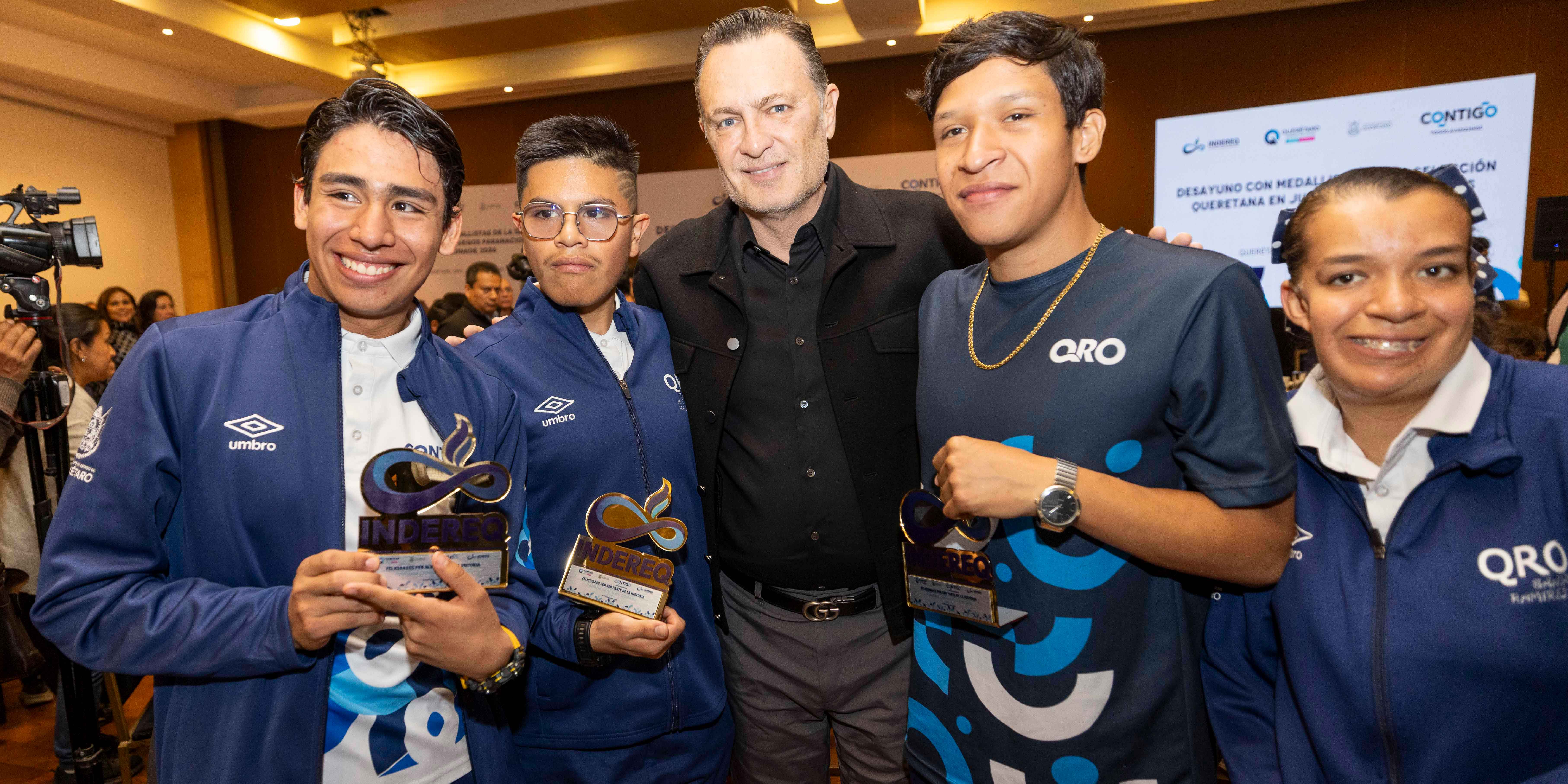 Entrega-Gobernador-reconocimientos-a-medallistas Entrega Gobernador reconocimientos a medallistas de los Paranacionales CONADE 2024