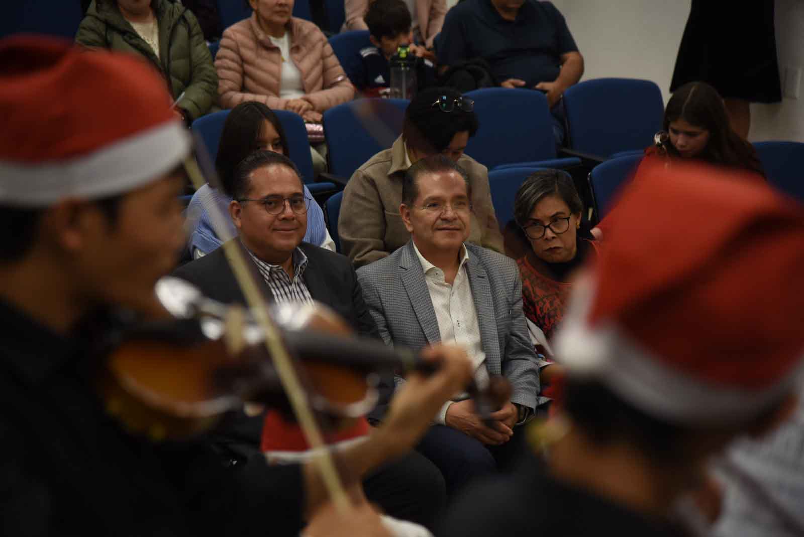 Fortalecen-lazos-UTEQ-y-comunidad-coreana-en-concierto-navideno-2 Fortalecen lazos UTEQ y comunidad coreana en concierto navideño