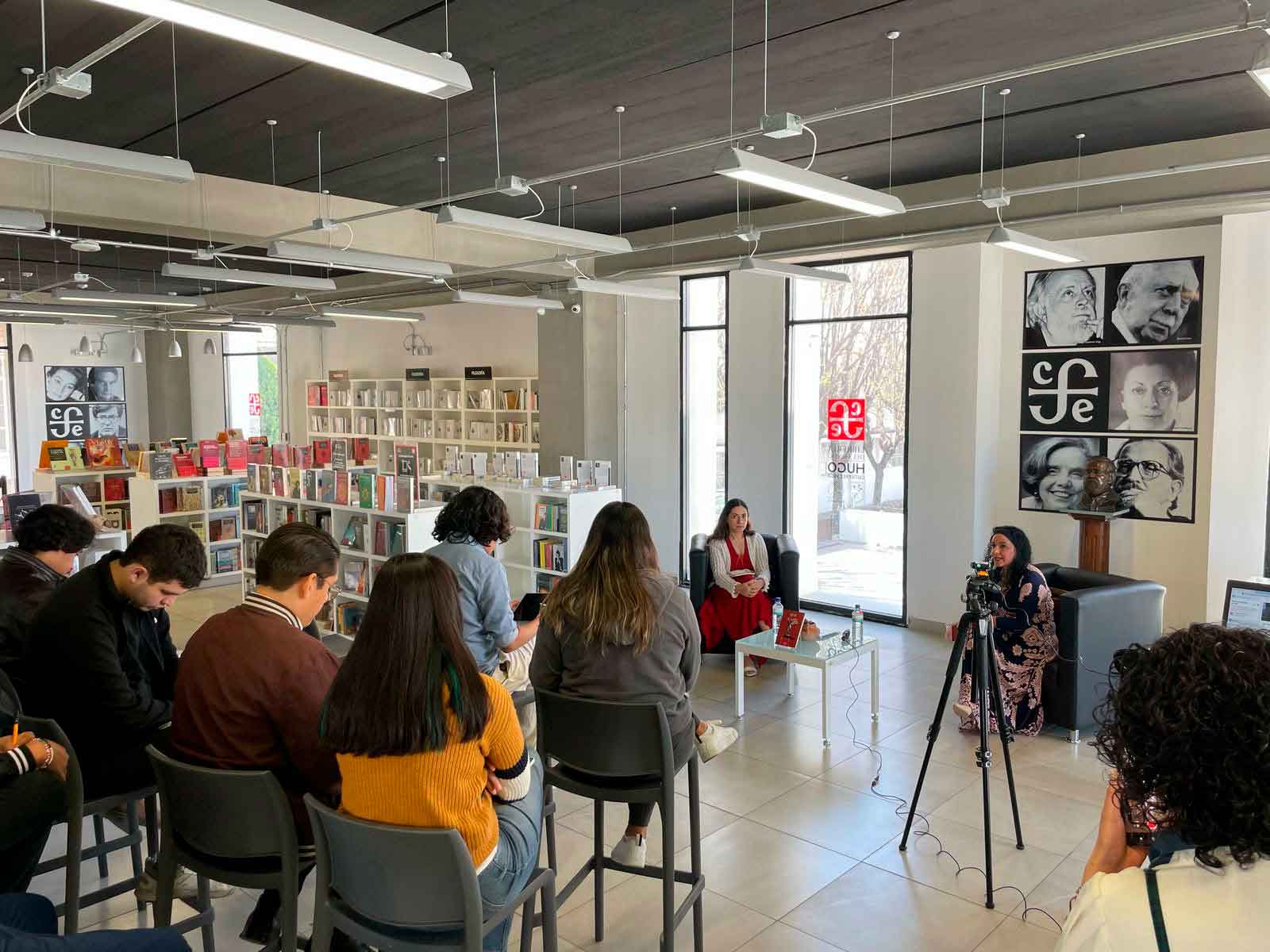 Presentan-en-la-UAQ-el-libro-Nunca-mas-las-olvidadas-de-Ana-Saavedra Presentan en la UAQ el libro “Nunca más las olvidadas” de Ana Saavedra