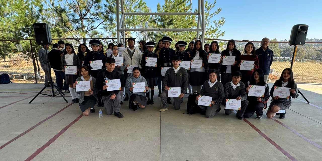 Casi-10-mil-estudiantes-del-CECyTEQ-inician-ciclo- ?? ¡De vuelta a las aulas! Casi 10 mil estudiantes del CECyTEQ inician ciclo