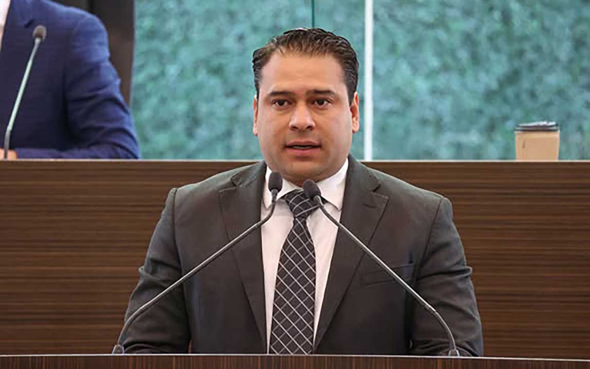 Eric-Silva-celebra-la-inocencia-de-los-universitarios-acusados-falsamente Eric Silva celebra la inocencia de los universitarios acusados falsamente de “estafa maestra” en la UAQ