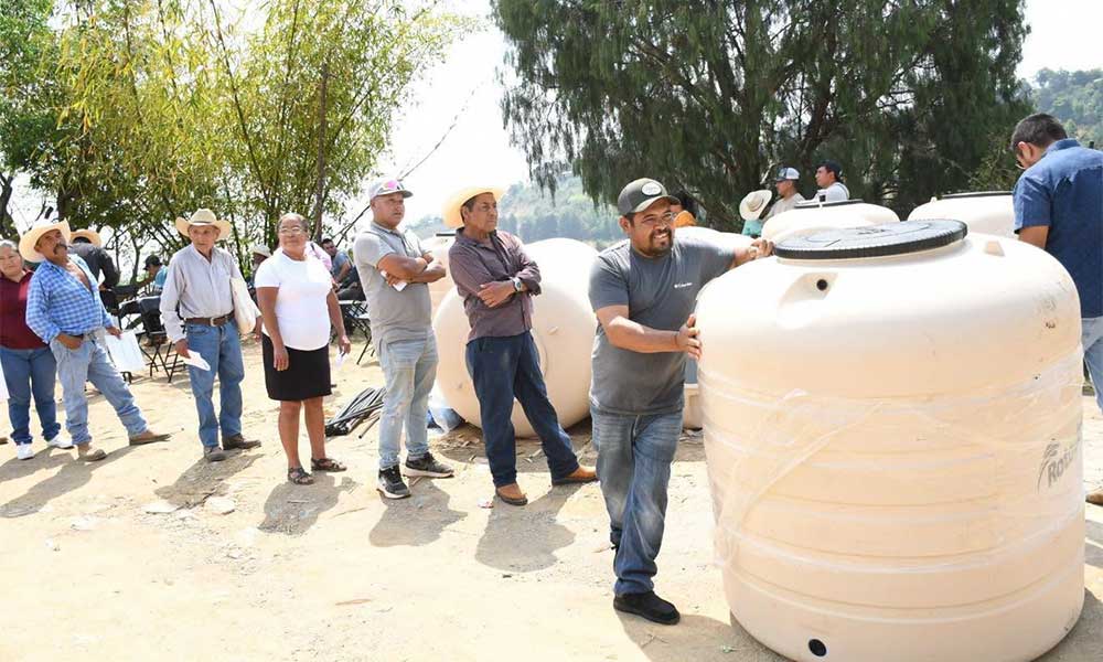 entrega-127-cisternas-en-Jalpan2 ¡Agua para todos! Rubén Hernández entrega 127 cisternas en Jalpan 
