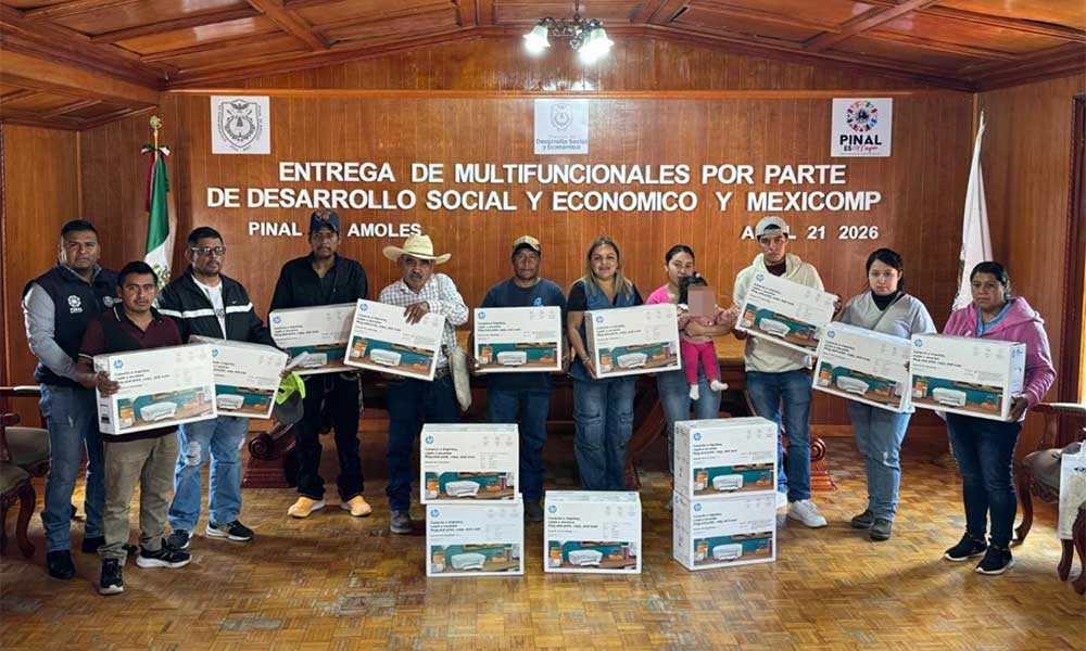 entrega-equipos-multifuncionales-en-Pinal-de-Amoles ¡Tecnología para el futuro! Lupita Ramírez entrega equipos multifuncionales en Pinal de Amoles