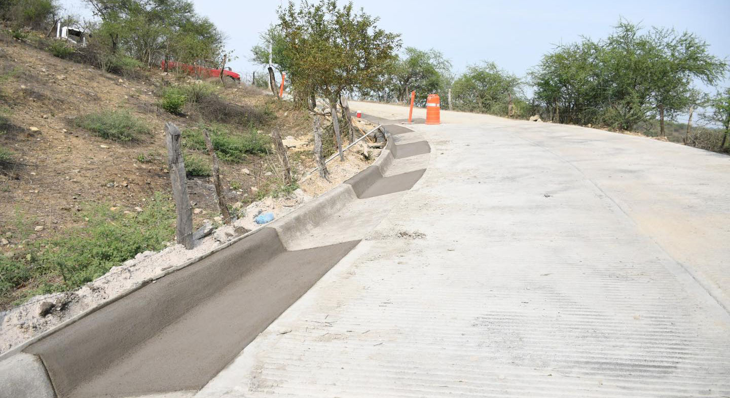 Ruben-Hernandez-supervisa-obra-de-rampa-rumbo-a-Agua-Fria-00002 Rubén Hernández supervisa obra de rampa rumbo a Agua Fría
