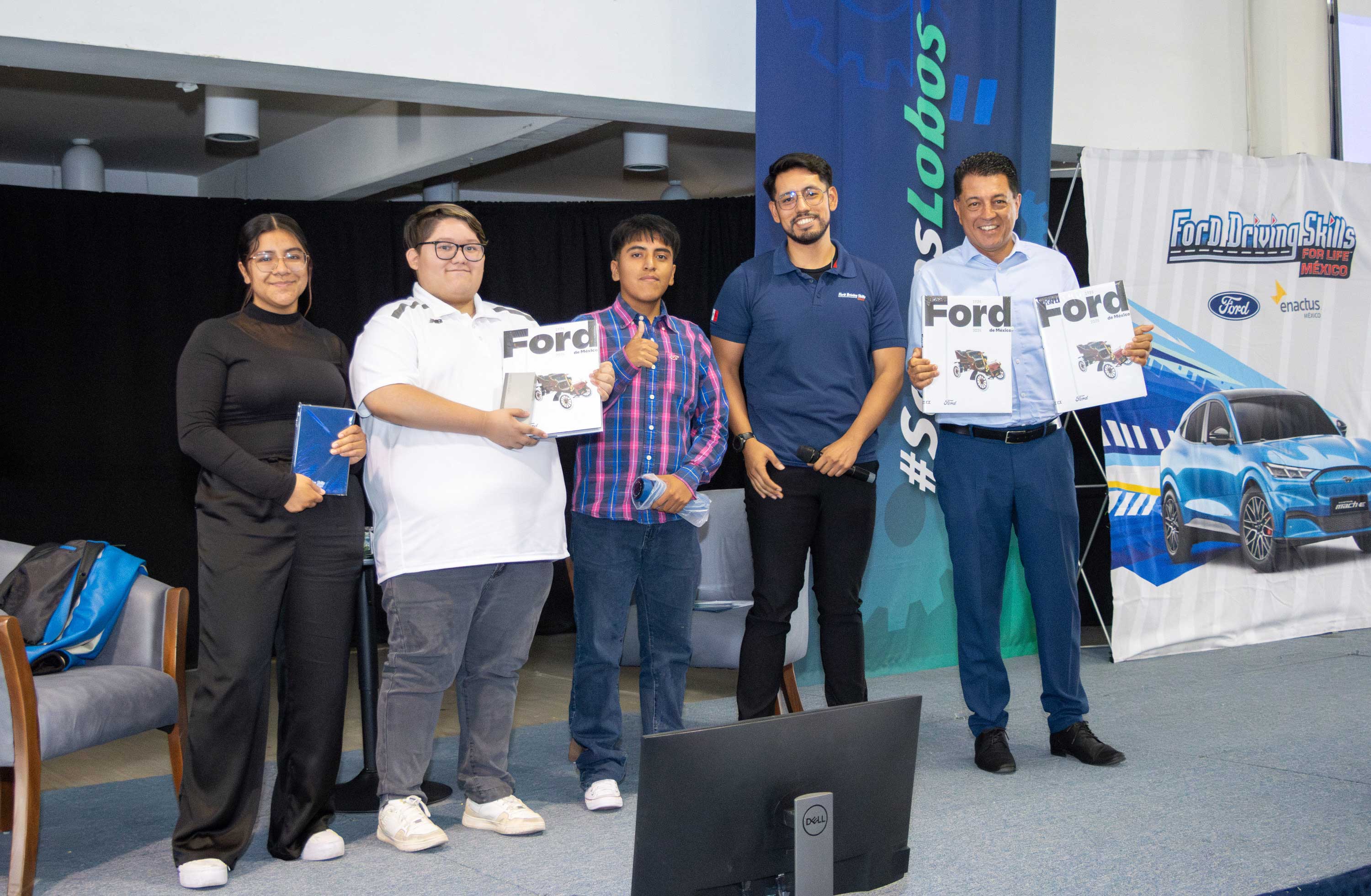 Universitarios-de-la-UT-San-Juan Universitarios de la UT San Juan se capacitan en manejo seguro con Ford y ENACTUS