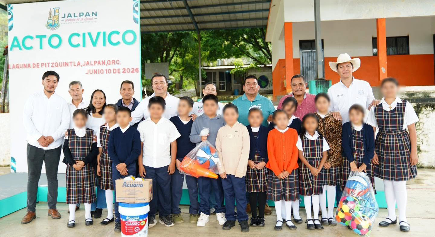 Ruben-Hernandez-entrega-apoyos-educativos-a-escuelas-de-Laguna-de-Pitzquintla-y-Manzanillos00001 Rubén Hernández entrega apoyos educativos a escuelas de Laguna de Pitzquintla y Manzanillos