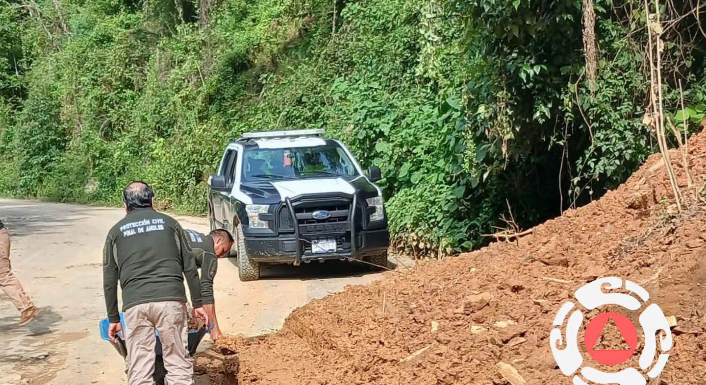 Atienden_nuevo_desprendimiento_en_El_Gangoso_piden_extremar_precauciones00002.png Atienden nuevo desprendimiento en El Gangoso piden extremar precauciones
