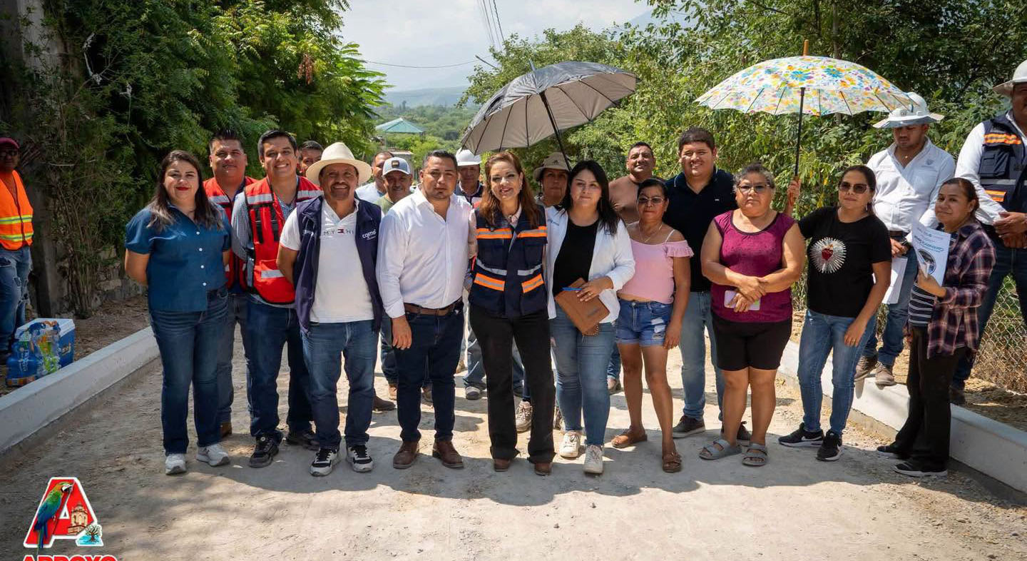 Fernando Sánchez Gil supervisa avance de la pavimentación en San Isidro