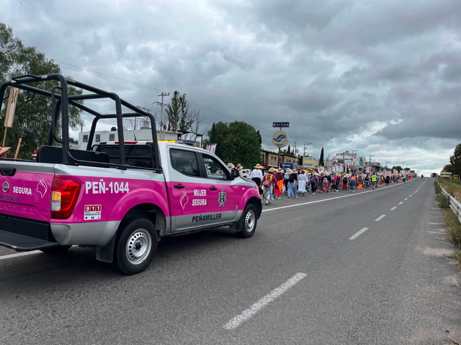 Policia-queretana-Penamiller Saldo blanco en Peñamiller policía protege a peregrinos rumbo al Tepeyac