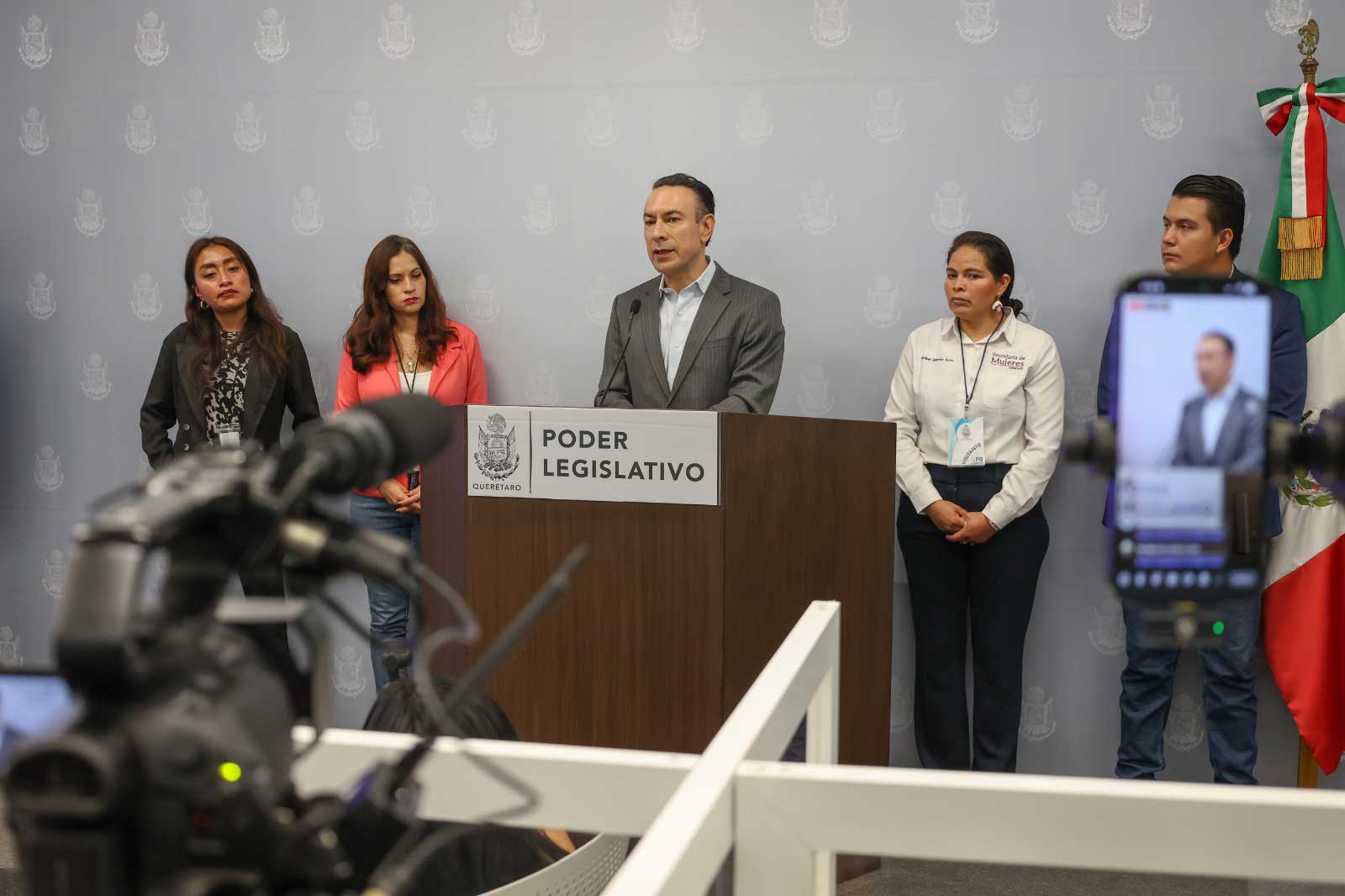 Llama-Arturo-Maximiliano-2 Llama Arturo Maximiliano a traducir la Ley de Educación Digital en políticas públicas para la niñez queretana