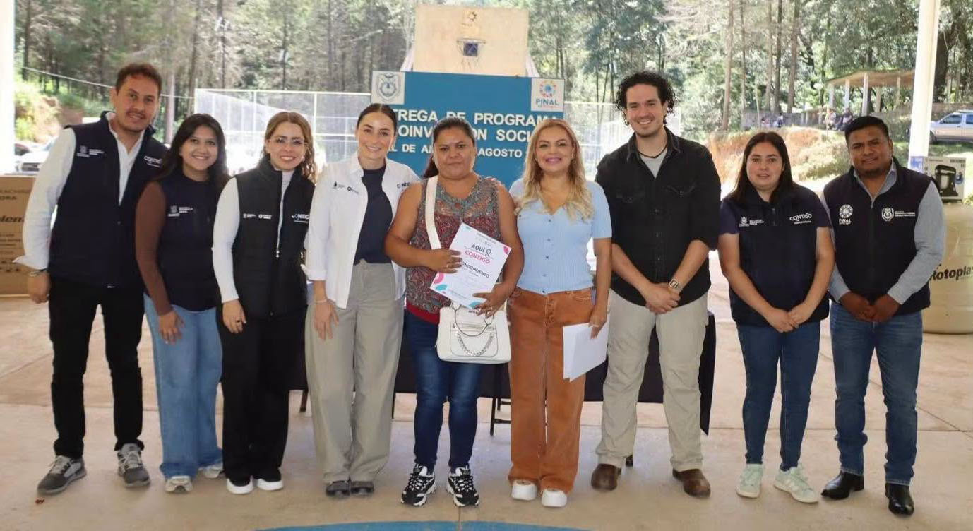 Lupita_Ramirez_entrega_apoyos_para_familias_de_Llano_de_Huaxquilico00002.png Lupita Ramírez entrega apoyos para familias de Llano de Huaxquilico