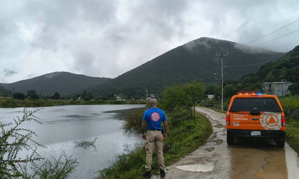 Mantiene-Proteccion-Civil-de-Landa-2 Mantiene Protección Civil de Landa de Matamoros vigilancia permanente ante lluvias y despeja camino a Neblinas